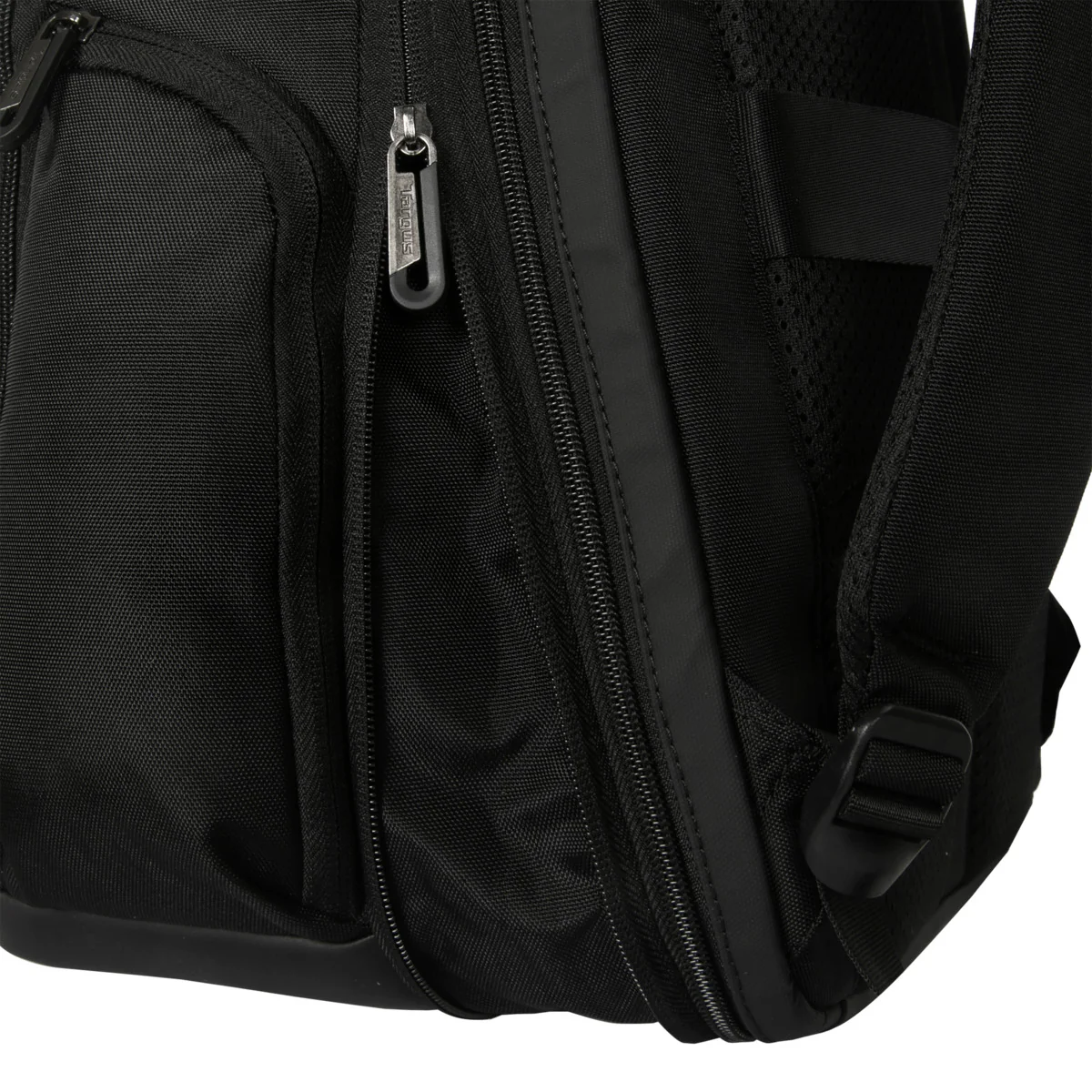 17” Voyager EXP Travel Backpack - Image 14