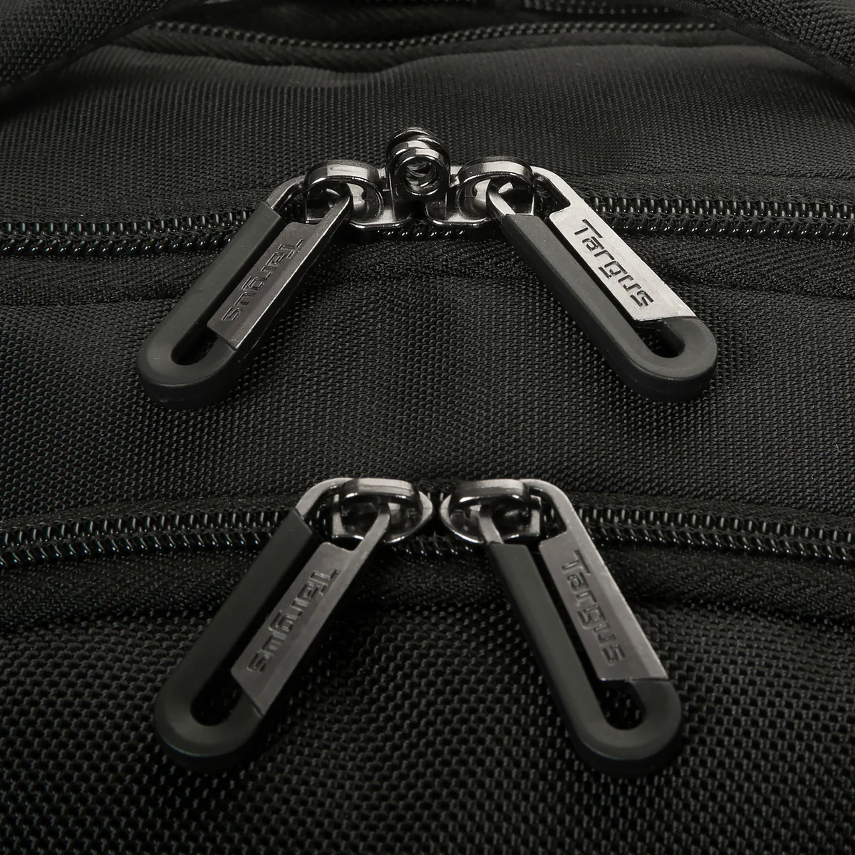 17” Voyager EXP Travel Backpack - Image 4